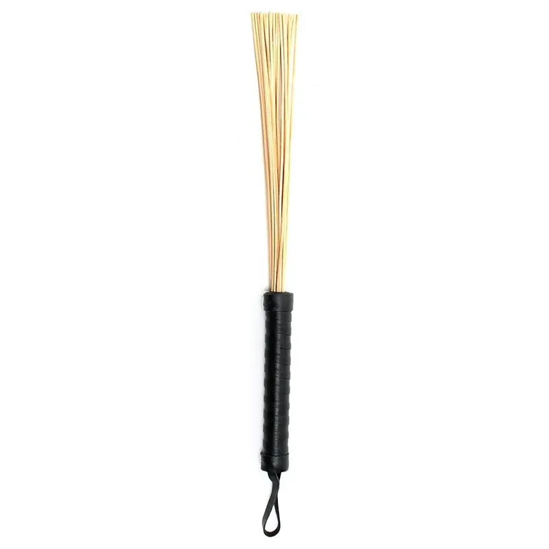 BONDAGE PLAY Rotan Flogger rotangpiits