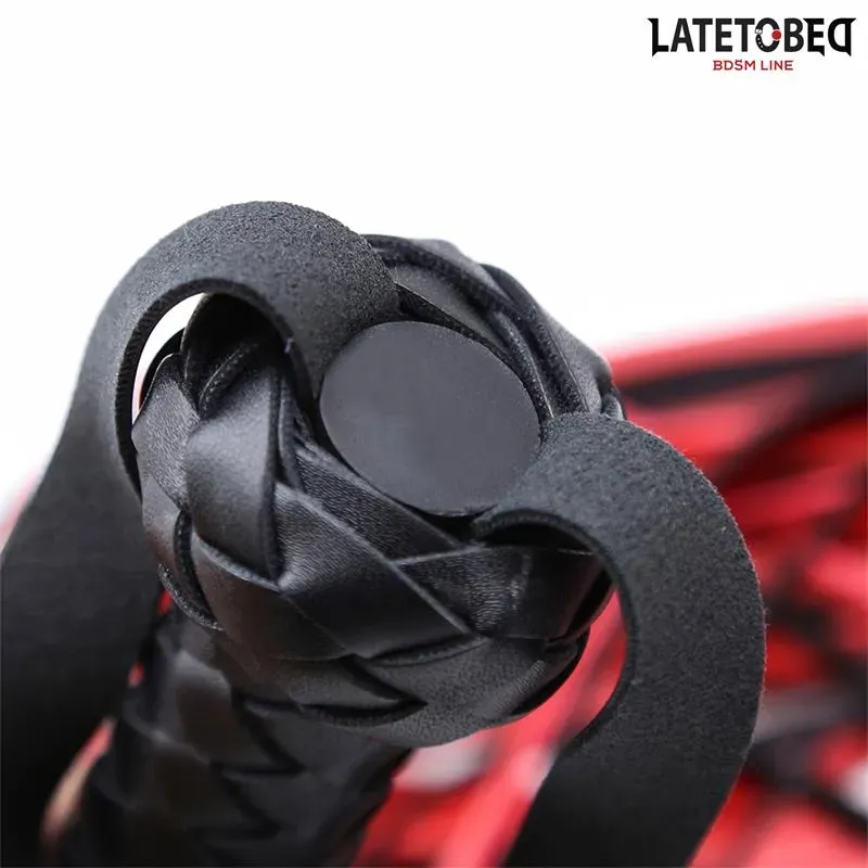 LATETOBED Flogger 65 cm piits, must-punane